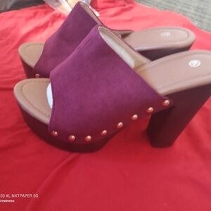 Elegant Burgundy Platform Sandals